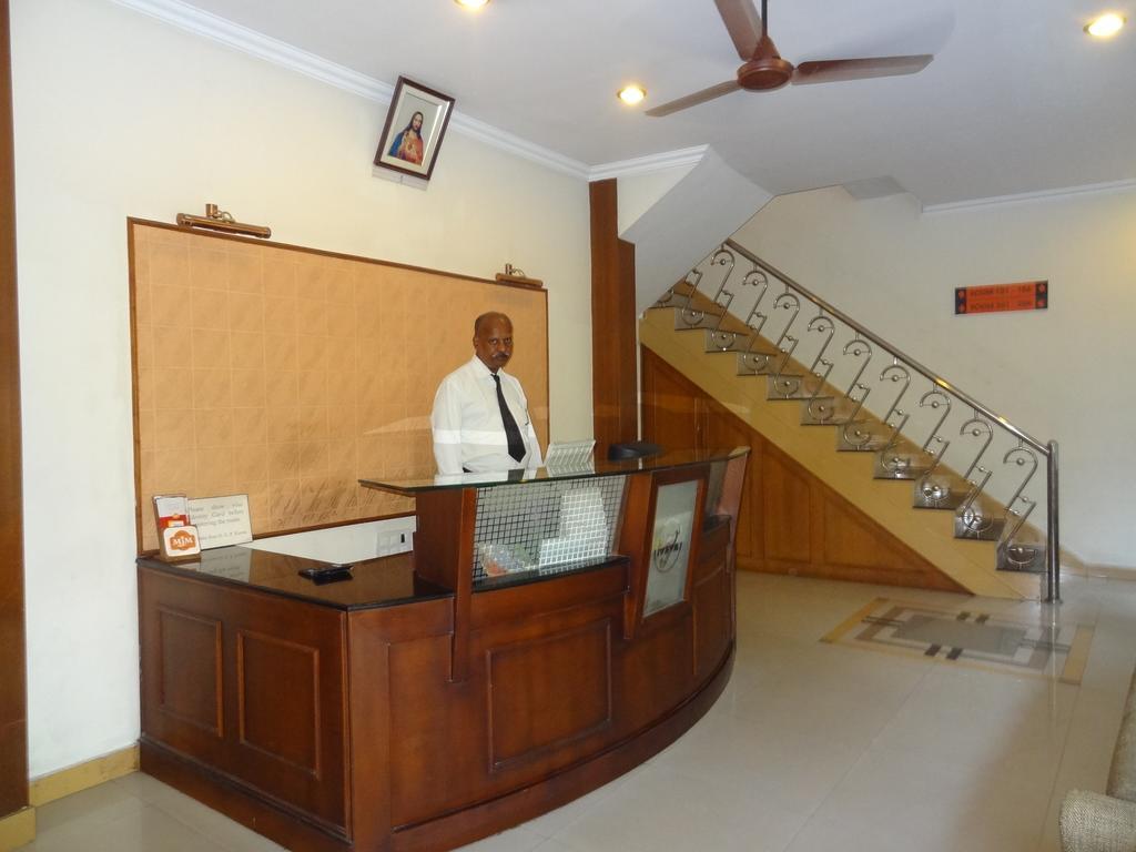 Mjm Plaza Hotel Kochi Kültér fotó