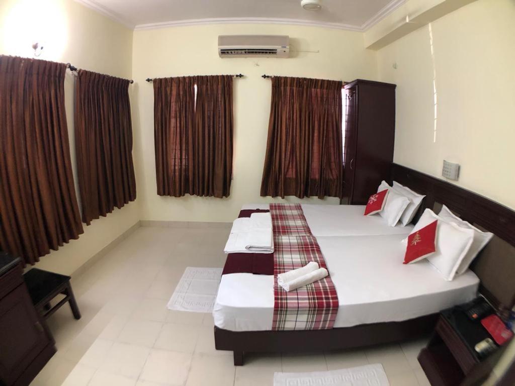 Mjm Plaza Hotel Kochi Kültér fotó