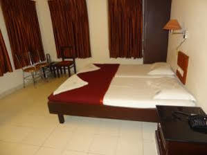 Mjm Plaza Hotel Kochi Kültér fotó